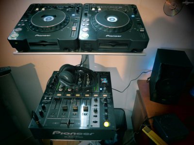 Show this booth : Luuk's NEW DJ -Booth